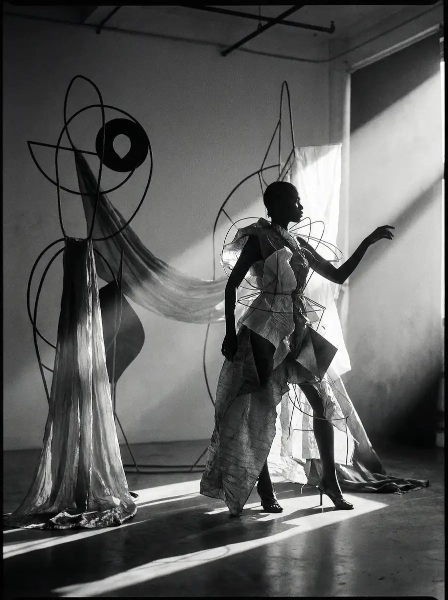 橘梨纱作品下载 灵感橱窗 先锋艺术装置时装